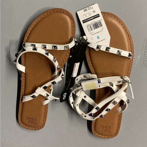 Time and Tru 8 friendly creative white sandal - Picture 1 of 2